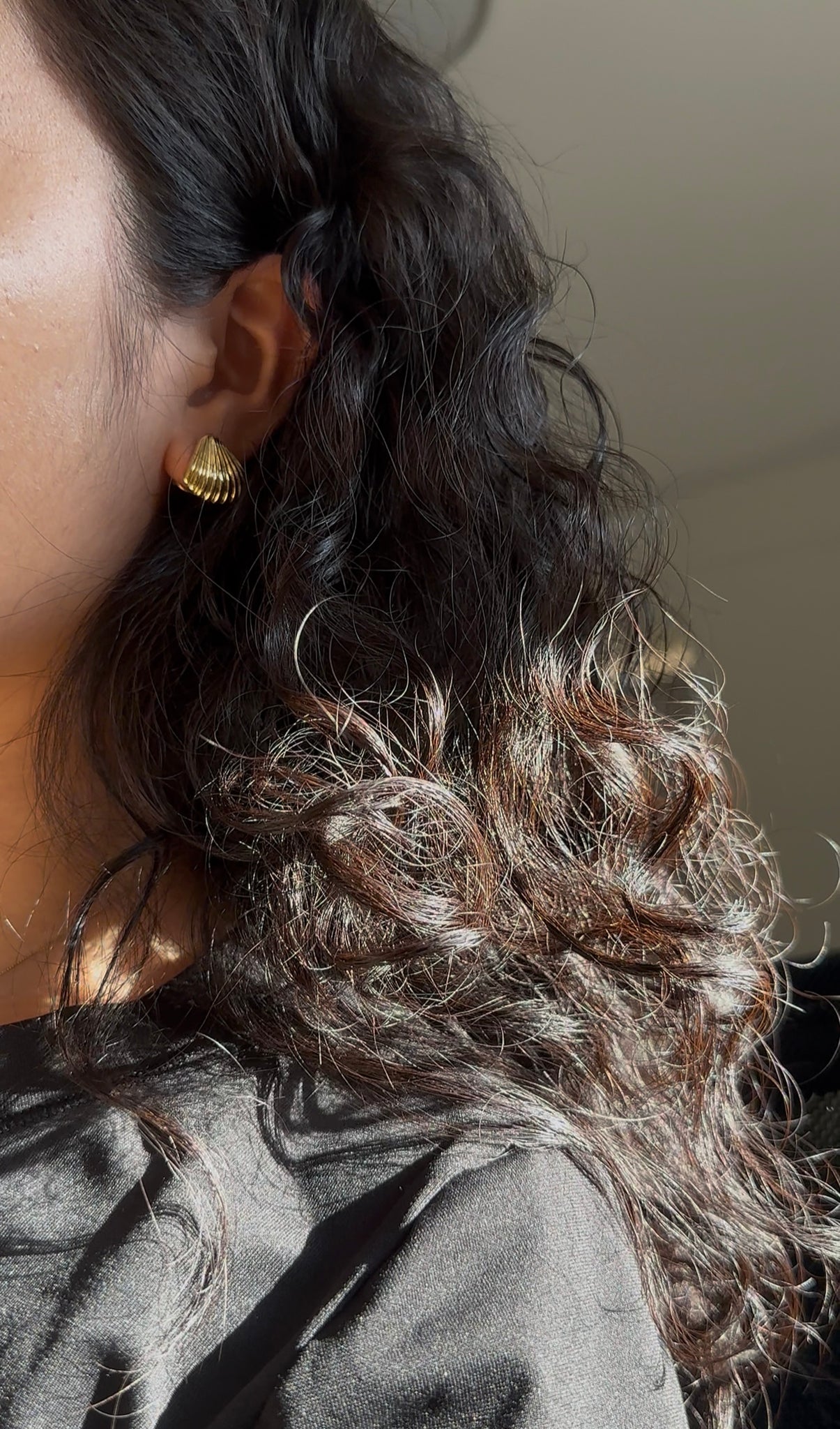 Shell Clip-on Earrings - Gold